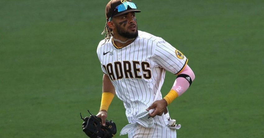 Fernando Tatis Jr. des Padres présente des excuses émouvantes après sa suspension pour dopage et va subir une opération de l'épaule : " J'ai échoué "