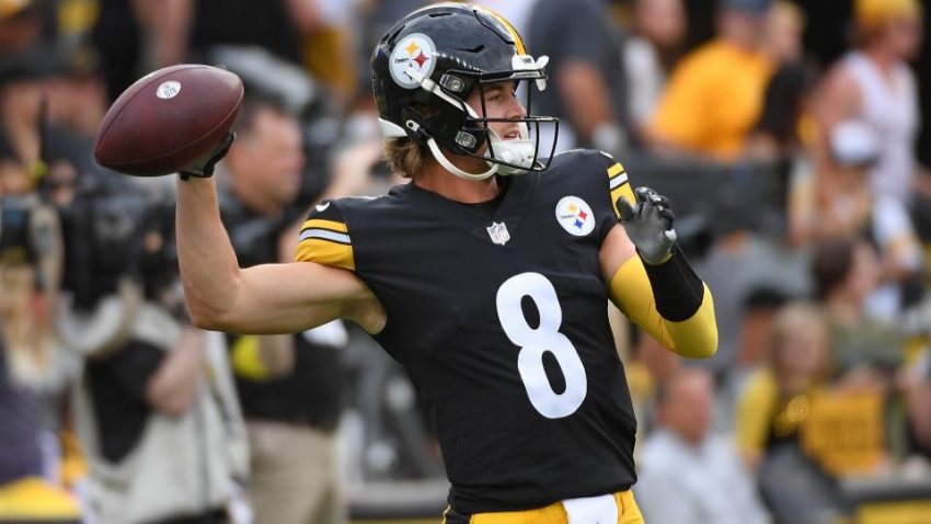 Kenny Pickett vs Mitch Trubisky : Mike Tomlin explique où en est la bataille de QB des Steelers avant le dernier match de présaison