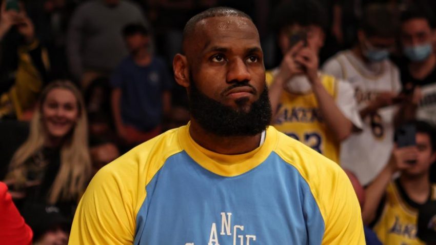 Kevin Durant rejette les rumeurs de transaction et reste à Brooklyn : Ce que la décision de la superstar signifie pour les Nets, les Celtics, les Lakers et le reste de la NBA