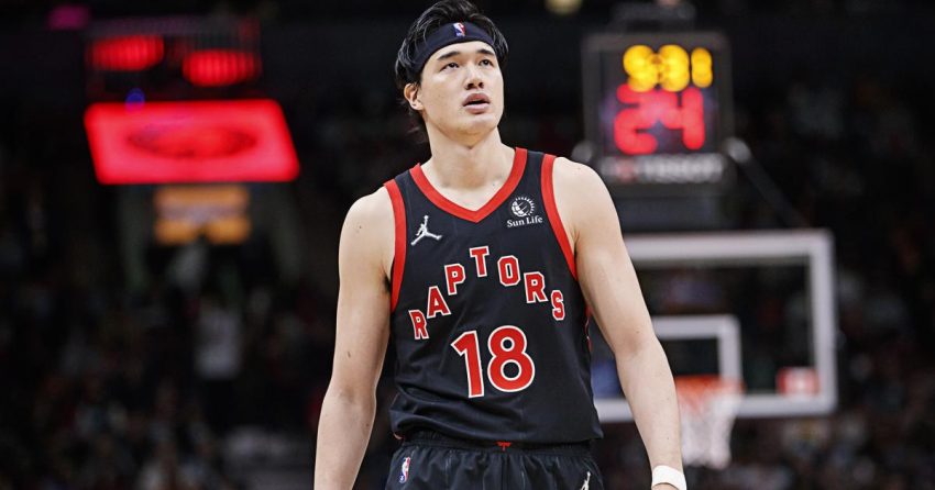 L'ancien attaquant des Raptors Yuta Watanabe signe avec les Nets