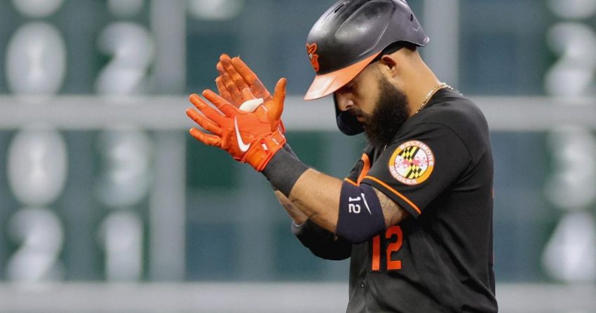 Le bat flip de Rougned Odor tourne mal avec un attrapé ridicule au mur de Will Benson des Guardians