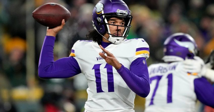 Pourquoi Chris Simms de NBC se fait griller après que les Vikings aient libéré le quarterback Kellen Mond