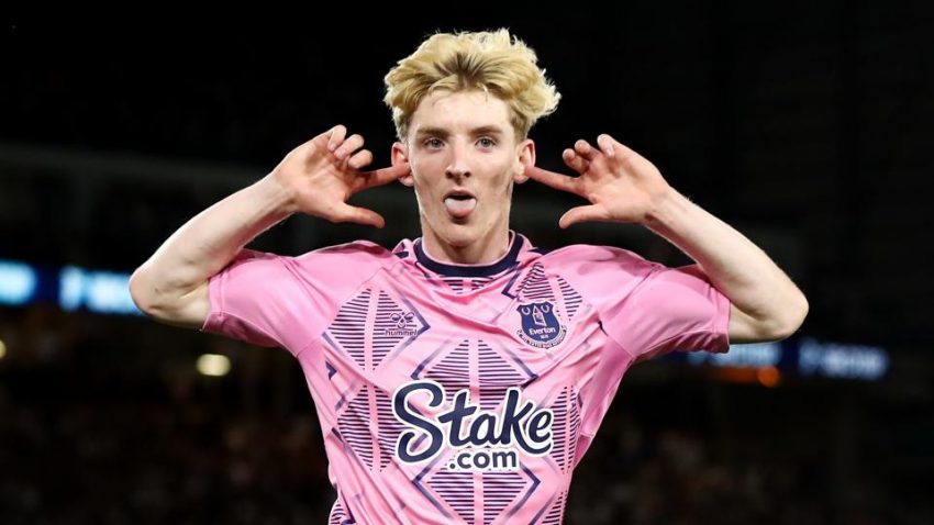 Quel est le niveau d'Anthony Gordon ? Chelsea signera-t-il la star d'Everton avant la date limite des transferts ?