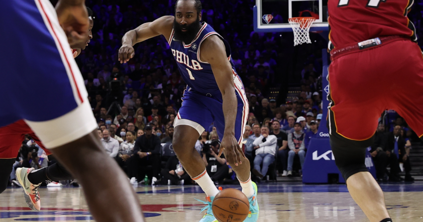 Quels joueurs de la NBA ont un contrat de chaussures Adidas ? Donovan Mitchell, James Harden en tête des athlètes de signature