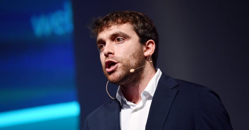 Qui est Fabrizio Romano ? Le gourou de l'information transférée par Twitter construit un empire journalistique avec trois mots : "C'est parti !"