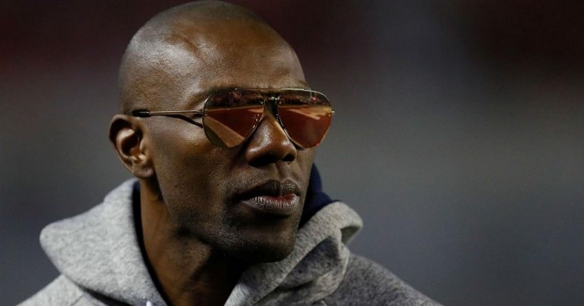 Terrell Owens réalise un temps démentiel de 4,38 au sprint de 40 yards - à 48 ans