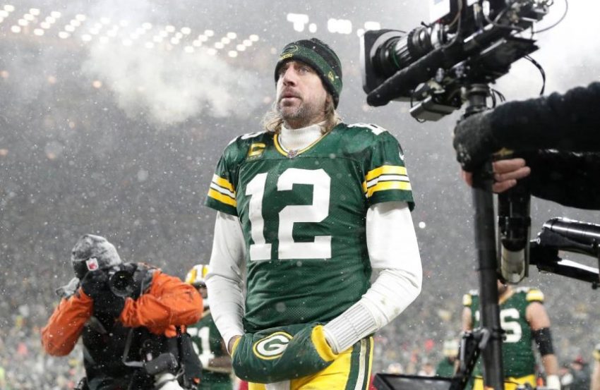 Aaron Rodgers : « Bill Belichick est le meilleur entraîneur de tous les temps »