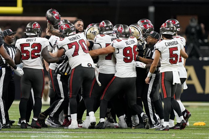 Buccaneers : un match de suspension pour Mike Evans