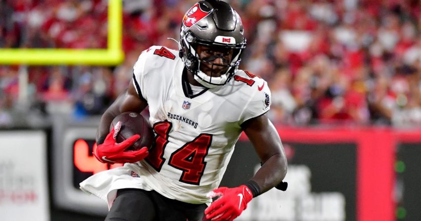 Combien de temps Chris Godwin sera-t-il absent ? Chronologie des blessures, date de retour, dernières mises à jour sur le WR des Buccaneers