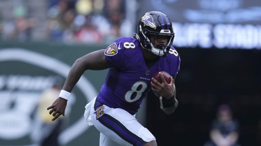 Comment Tua Tagovailoa et les Dolphins ont fait un retour de 21 points au quatrième quart pour assommer les Ravens et gâcher la performance historique de Lamar Jackson