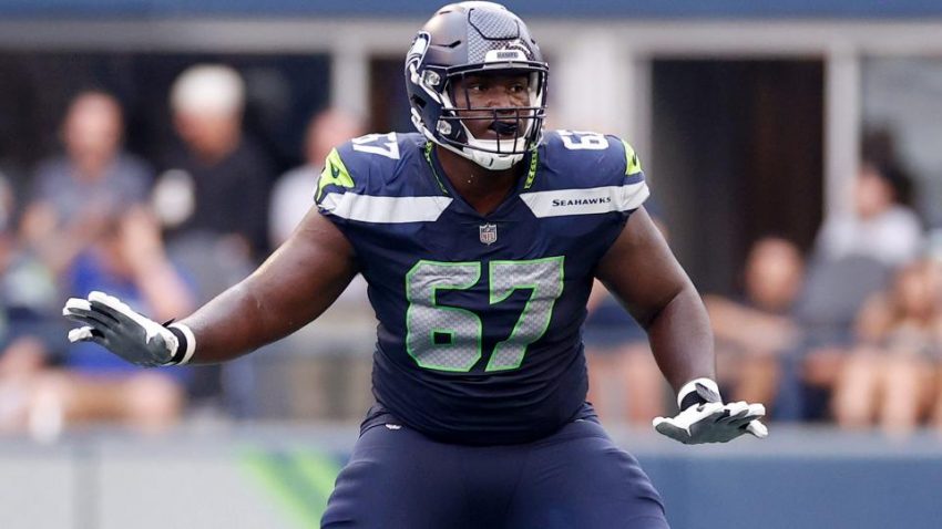 Détails de l'échange de Russell Wilson : Décortiquer les joueurs impliqués dans l'échange Seahawks-Broncos