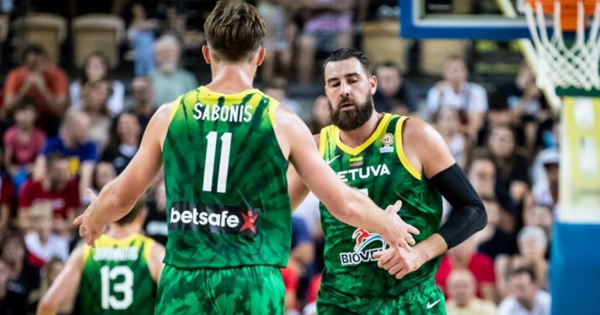 Imaginer Jonas Valanciunas avec Zion Williamson : Pourquoi l'EuroBasket 2022 peut fournir un schéma directeur pour le succès des Pelicans