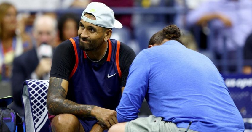'Je ne peux pas marcher' - Nick Kyrgios se bat contre une blessure en quart de finale de l'US Open contre Karen Khachanov