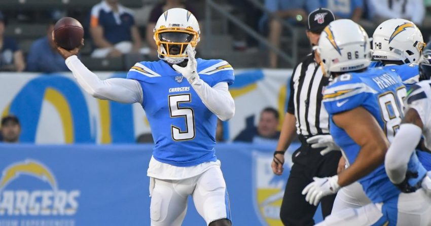 Le médecin des Chargers qui a soigné la blessure aux côtes de Justin Herbert est poursuivi par Tyrod Taylor pour l'incident du poumon perforé de 2020