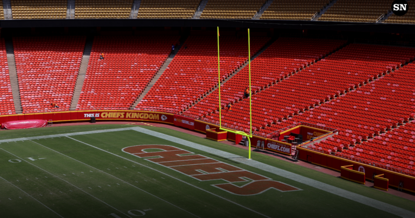 Le nouveau logo du milieu de terrain des Chiefs, expliqué : Arrowhead Stadium se refait une beauté pour la saison 2022