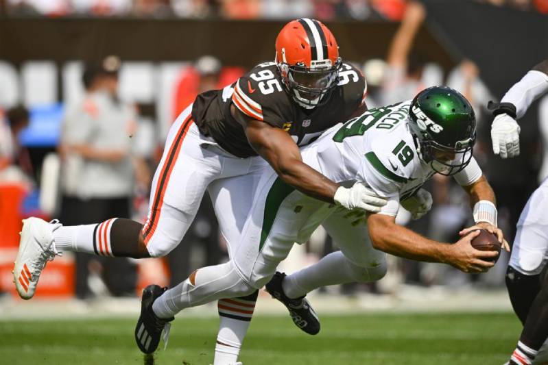 Le petit dej’ : Myles Garrett incertain pour affronter les Steelers