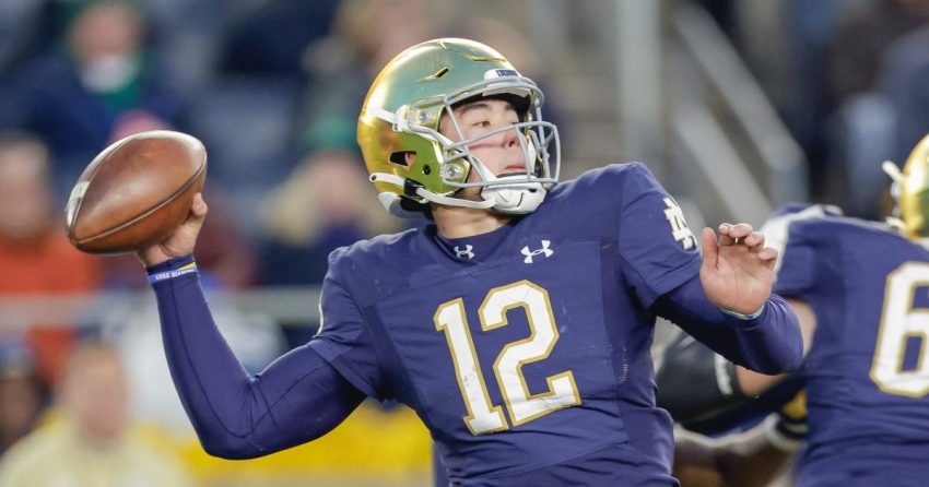 Le point sur la blessure de Tyler Buchner : combien de temps le QB de Notre Dame est-il out avec une blessure à l'épaule ?
