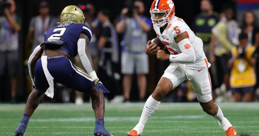 Le retournement de situation hors scénario de DJ Uiagalelei permet à Clemson d'éviter des questions plus difficiles sur les QB