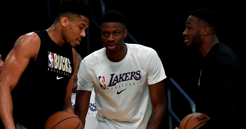 L'orthographe du nom Adetokunbo, expliquée : Pourquoi le frère de Giannis Antetokounmpo a un nom de famille différent sur le maillot de l'EuroBasket