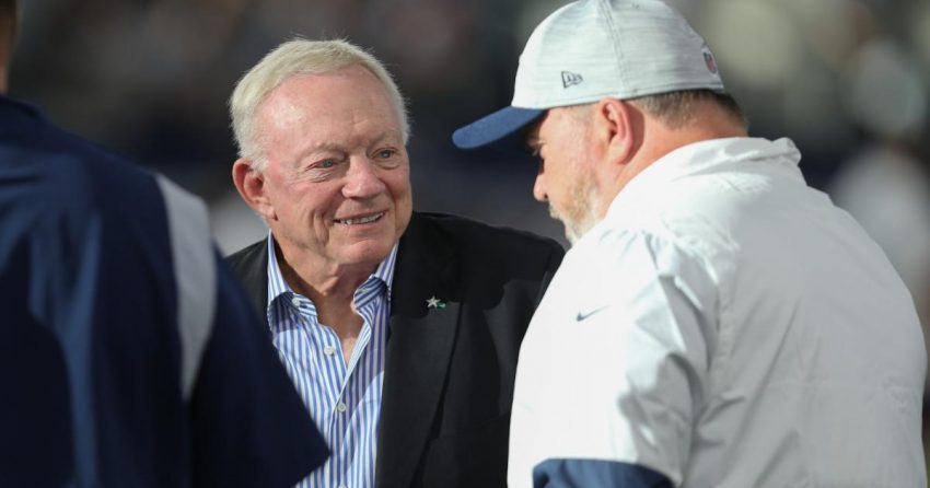Mike McCarthy rejette les commentaires de Jerry Jones sur la controverse du QB : 'Dak est notre quarterback'