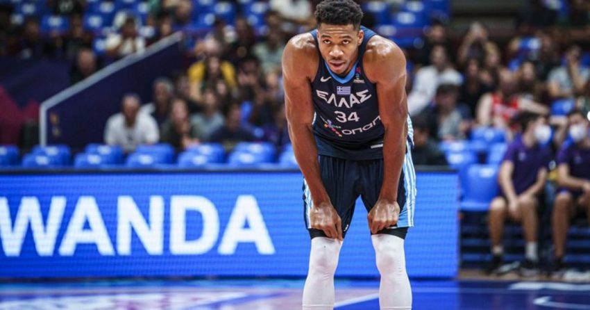 Mise à jour de la blessure de Giannis Antetokounmpo : la superstar grecque souffre d'une blessure apparente à la cheville à l'EuroBasket 2022