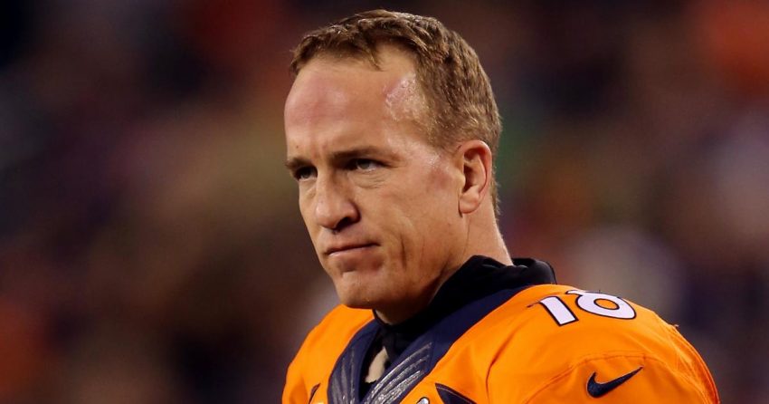 Peyton Manning explique pourquoi il aimait les casques exceptionnellement serrés lors des débuts de 'Manningcast' 2022