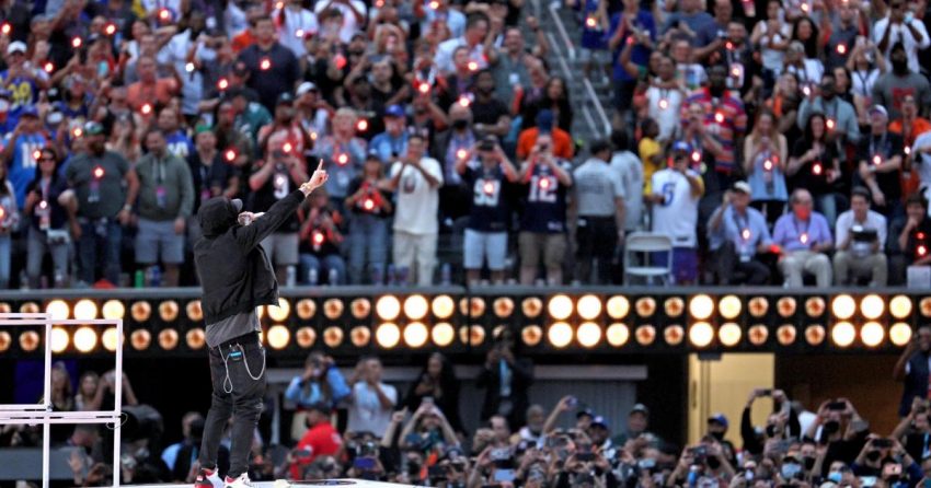 Pourquoi Apple remplace Pepsi comme sponsor du spectacle de la mi-temps du Super Bowl en 2023