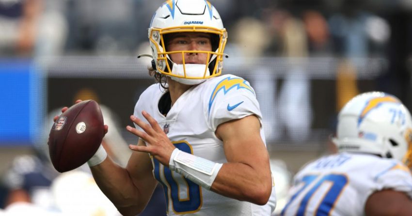 Pourquoi cinq équipes ont refusé Justin Herbert lors de la draft NFL 2020 avant que les Chargers ne choisissent le QB