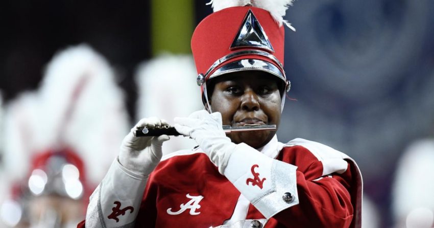 Pourquoi la Million Dollar Band d'Alabama ne joue pas au Texas, expliqué : Des problèmes de places empêchent la fanfare de se produire