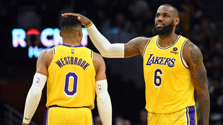 Projection de l'équipe de départ et d'arrivée des Lakers pour la saison 2022-23 : Qui rejoindra LeBron James et Anthony Davis ?