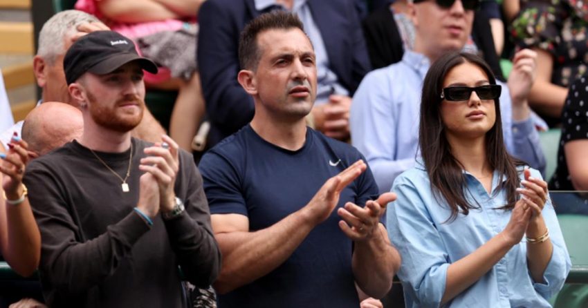 Qui est dans le box de Nick Kyrgios ? Les personnes qui encouragent la star australienne à l'US Open