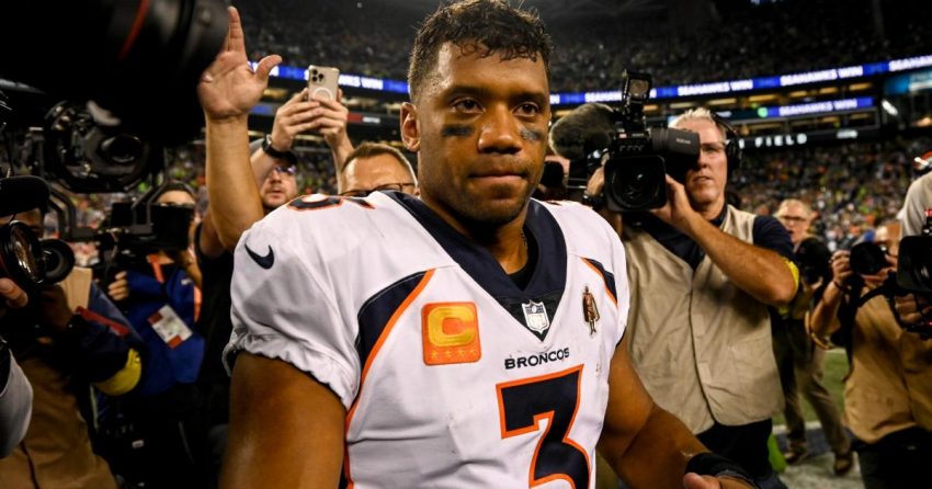 Russell Wilson dit presque 'Go Hawks' après la défaite des Broncos contre les Seahawks