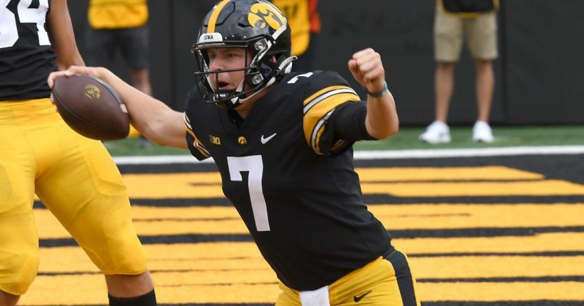 Semaine 2 de football universitaire : pronostics de paris ATS et prédictions : Iowa, Penn State, Northwestern couvrent