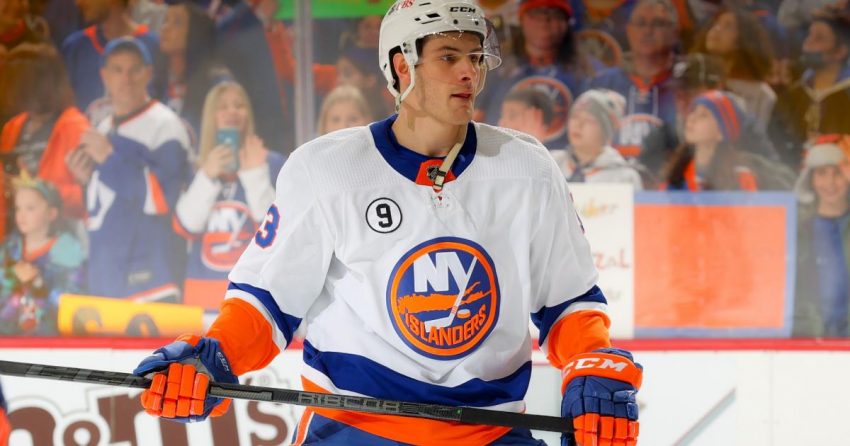 Détails du contrat de Mathew Barzal : Les Islanders verrouillent leur centre vedette avec une extension de huit ans