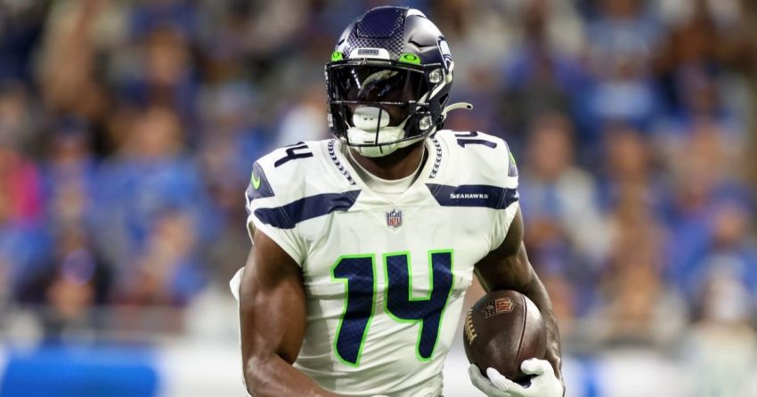 La star des Seahawks DK Metcalf emportée en voiture au quatrième quart-temps contre les Lions... pour une pause pipi