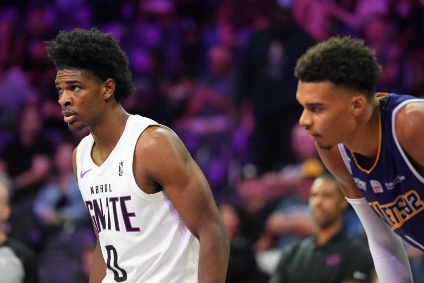 L'épreuve de force entre Victor Wembanyama et Scoot Henderson enflamme la rivalité en devenir de la NBA Draft "Bird contre Magic en 1979"