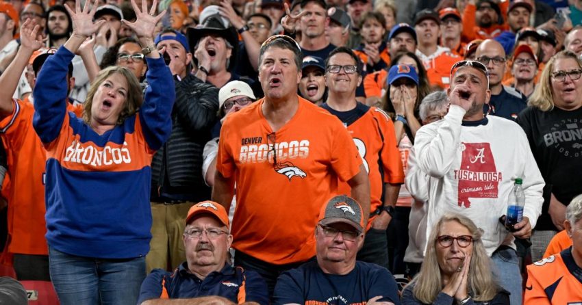 Les fans frustrés des Broncos ont afflué vers les sorties avant la fin de la prolongation lors de la défaite de "Thursday Night Football" contre les Colts