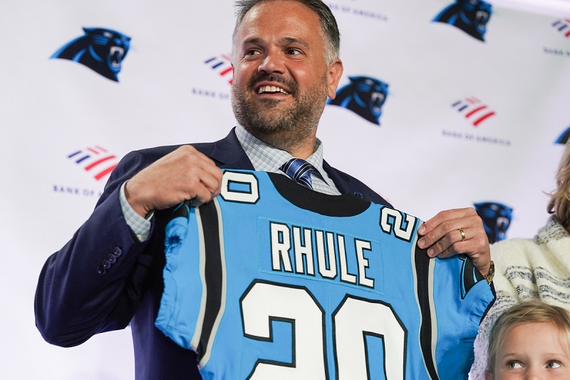 Matt Rhule viré par les Panthers