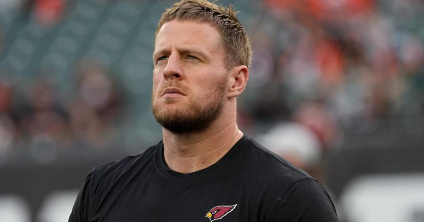 Mise à jour de la blessure de J.J. Watt : le DE des Cardinals annonce que son cœur a fait une FA, il joue après avoir été " choqué pour retrouver son rythme "