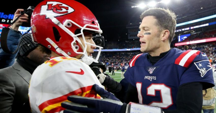 Patrick Mahomes ne tarit pas d'éloges sur Tom Brady avant le match Chiefs-Buccaneers : 'Il est juste comme le meilleur gars'