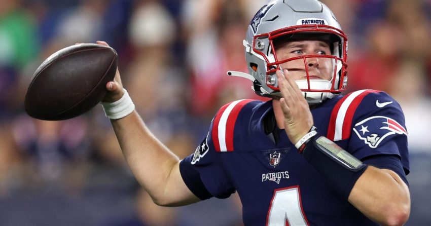 Qui est Bailey Zappe ? Une recrue au poste de QB pour les Patriots après la blessure de Brian Hoyer