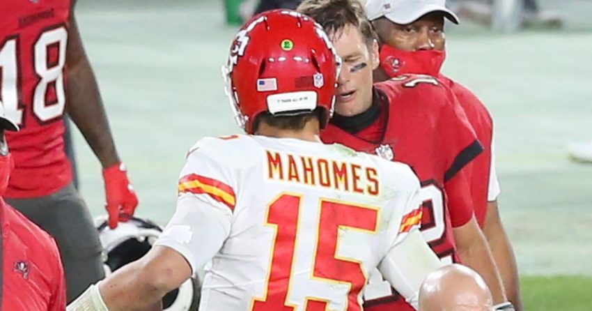 Tom Brady et Patrick Mahomes, en chiffres : Un aperçu de leurs statistiques de carrière avant la revanche du Super Bowl