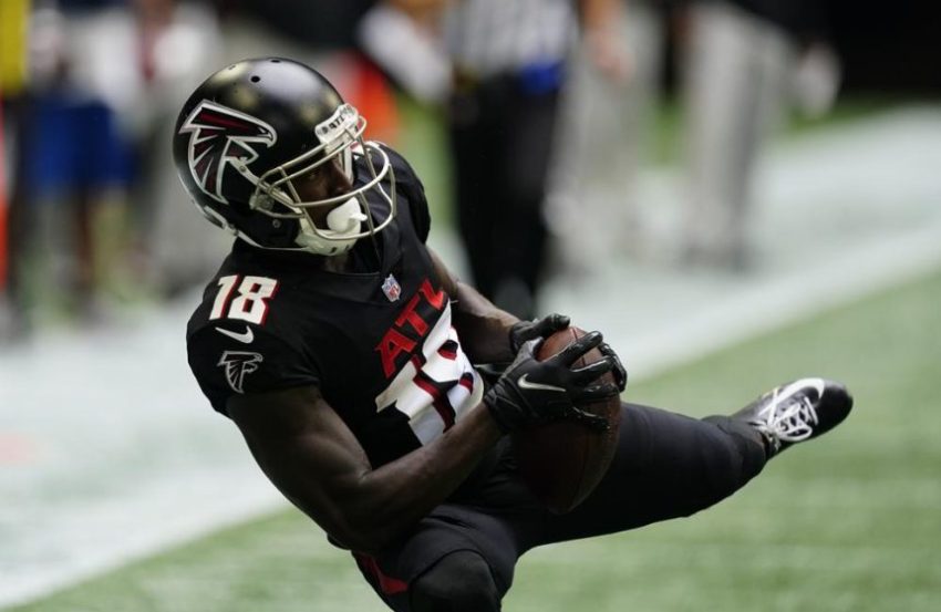 Calvin Ridley arrive à Jacksonville