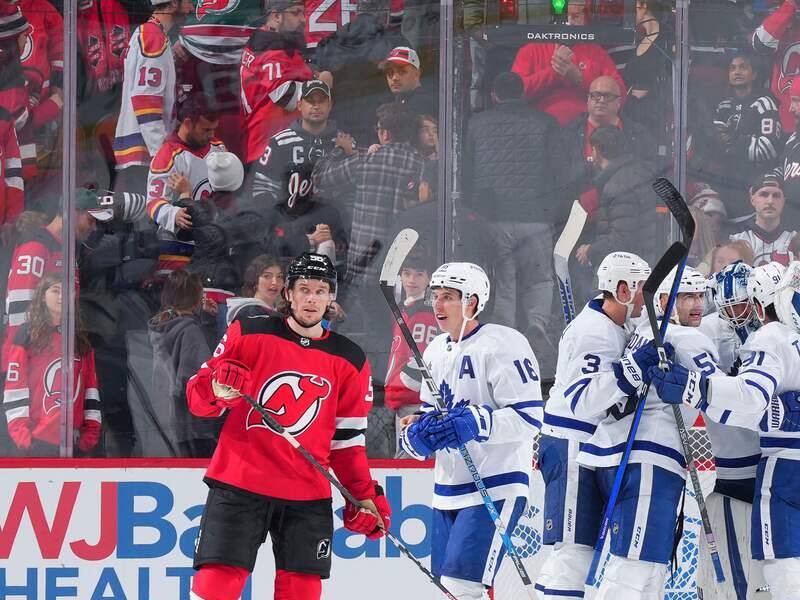 Les Devils perdent dans la controverse