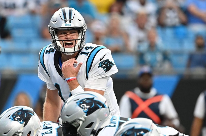 Panthers : Sam Darnold titulaire dimanche