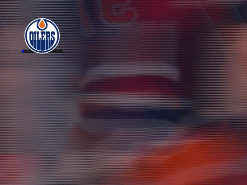 À VOIR | McDavid sert une tasse de café à Jake Allen