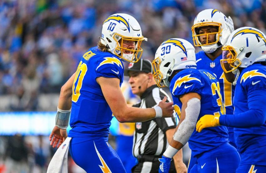 Chargers – Titans (17-14) : Aidé par sa défense, Justin Herbert arrache la victoire sur le fil