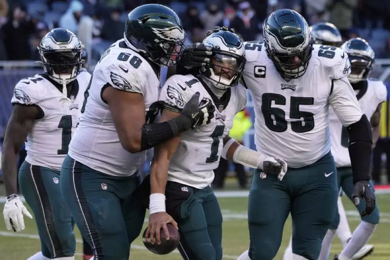 Le petit dej’ : Jalen Hurts et Ryan Tannehill incertains
