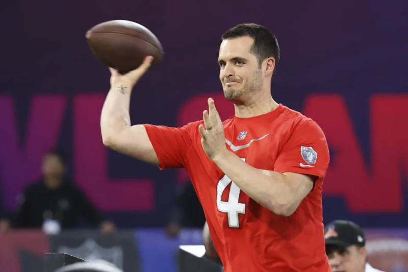 Derek Carr Visiting New York Jets for Breakfast Meeting