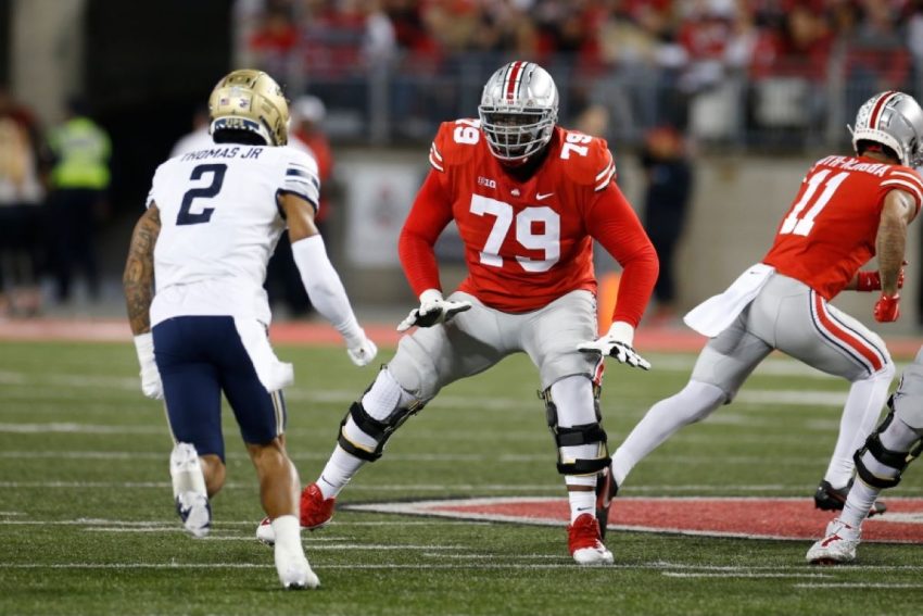 Analyse de la valeur de l'offensive tackle Dawand Jones : opportunité ou exagération ?